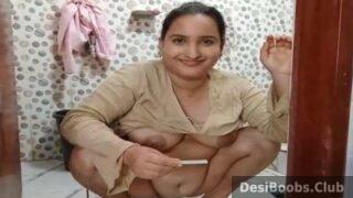 Big boobs bhabhi pissing on pregnancy test kit