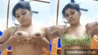 Jaipur girl showing hot desi boobs