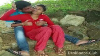 Village couple desi boobs press sex in jungle