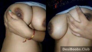 Seducing boyfriend by showing him hot desi boobs