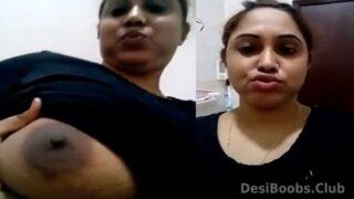 Sexy Indian teacher showing boobs on video call